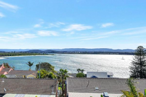 Panorama Beach House - Coastal Luxury with Stunning Views of the Caves Coastline
